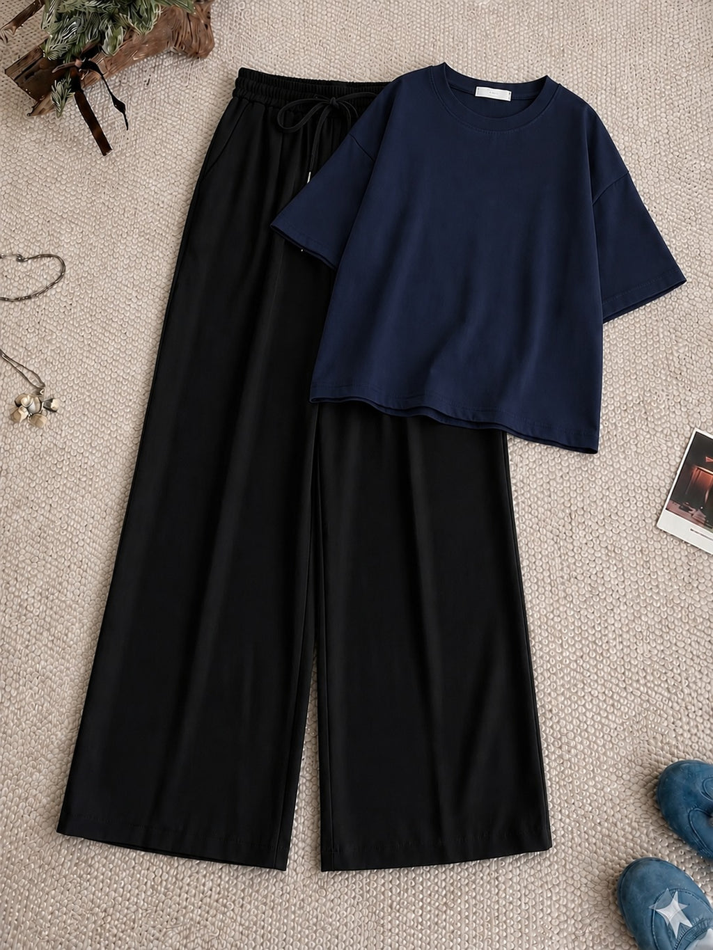 Navy-Blue Drop T-shirt With Black Flapper Trouser