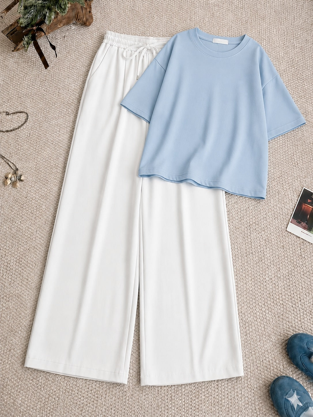 Sky-Blue Drop T-shirt With White Flapper Trouser