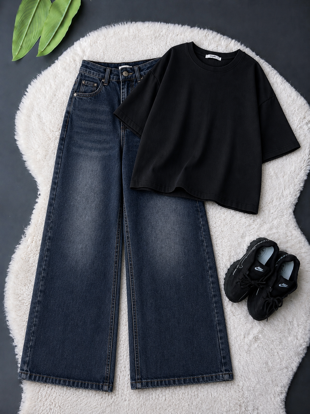 Black Drop Shoulder With Dark-Blue Vintage Wide Leg Jeans