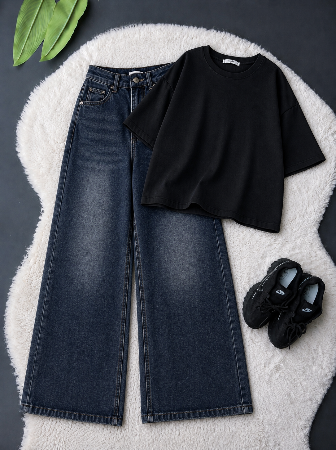Black Drop Shoulder With Dark-Blue Vintage Wide Leg Jeans